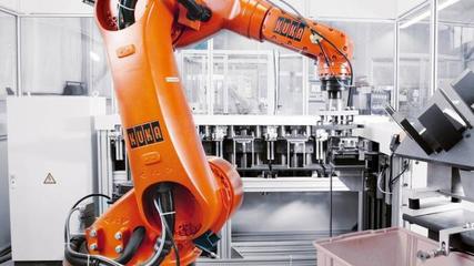 從普通機械到智慧大腦 工業機器人如何重塑制造未來